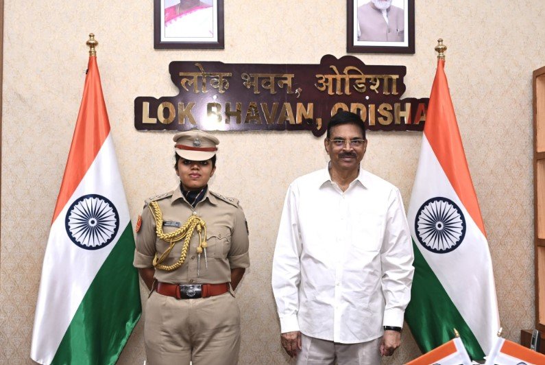 Odisha Governor Appoints Ananya Awasthi as First Woman Police ADC in Historic Move